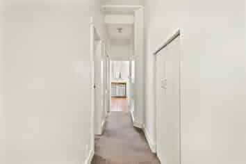 1/17 Hall Street, Newtown