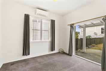 1/17 Hall Street, Newtown