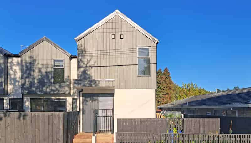 3/48 Glen Road, Stokes Valley