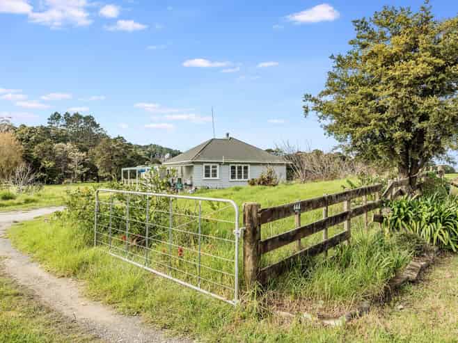 444 Brown Road, Kaiwaka
