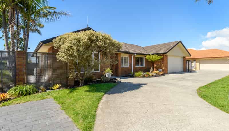 25 Bucklands Cres, Papamoa