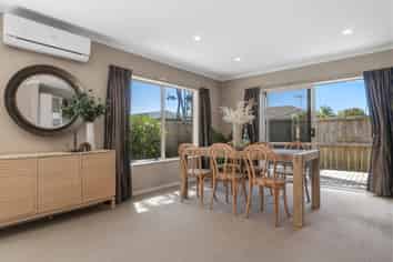 25 Bucklands Cres, Papamoa