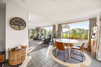 1632 Cust Road, Cust