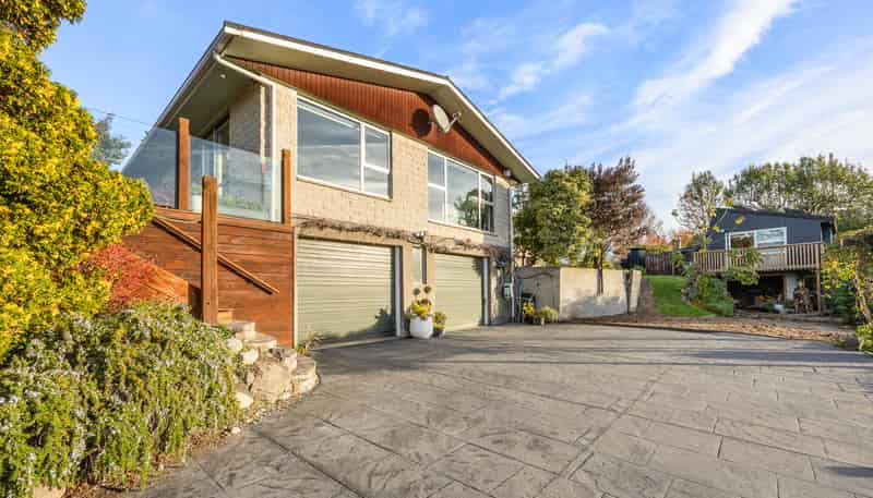 1632 Cust Road, Cust