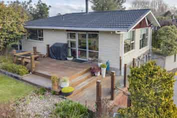 1632 Cust Road, Cust