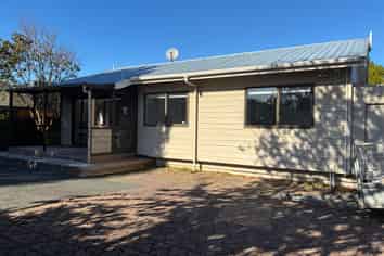 A/27 Lincoln Road, Henderson