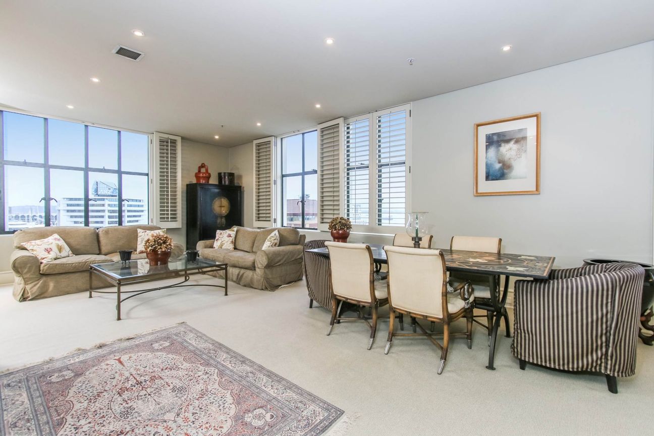 Endean Building - Stunning Character Apt - Glo... - Meer