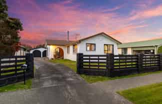 18 Greenock Street, Redwood