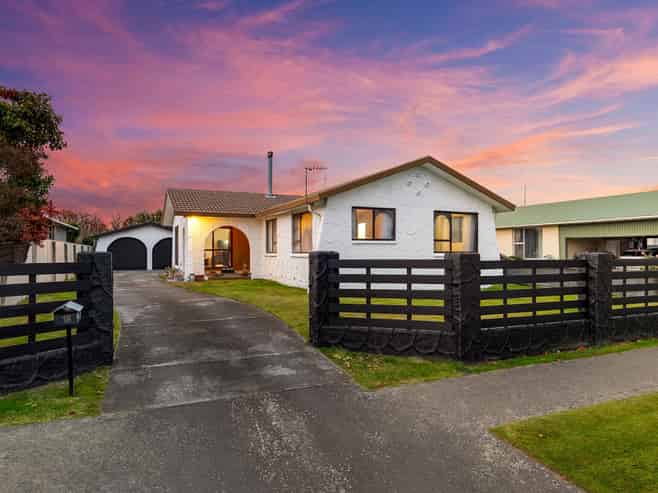 18 Greenock Street, Redwood