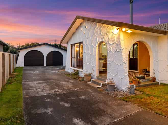 18 Greenock Street, Redwood
