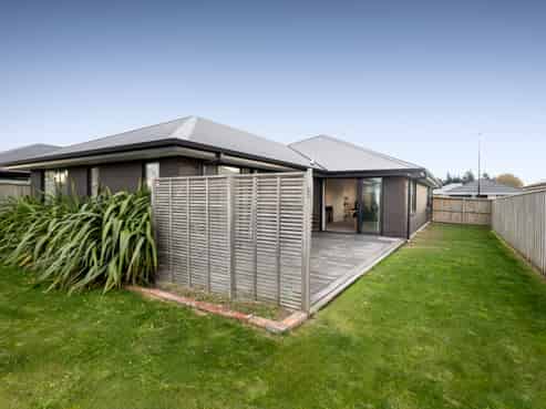 27 Quinn Crescent, Ravenswood