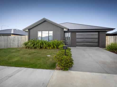 27 Quinn Crescent, Ravenswood