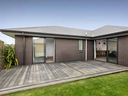 27 Quinn Crescent, Ravenswood