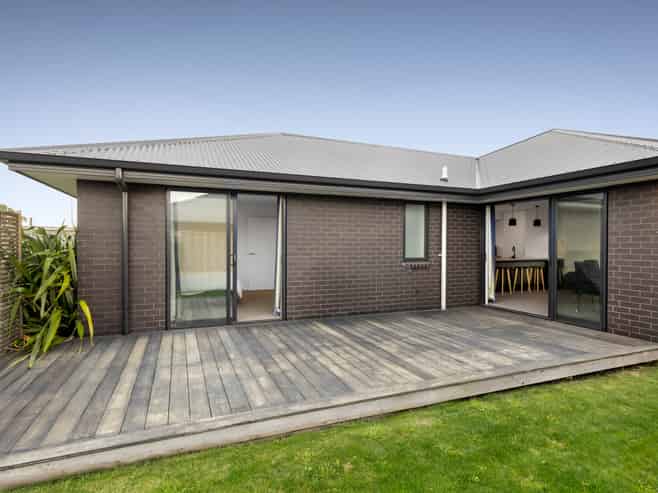 27 Quinn Crescent, Ravenswood