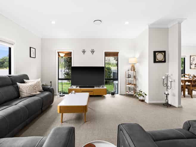 1 Pinotage Drive, Greenmeadows