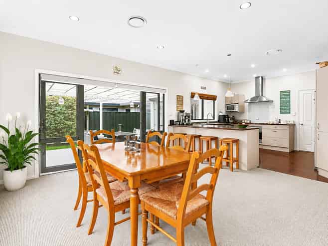 1 Pinotage Drive, Greenmeadows