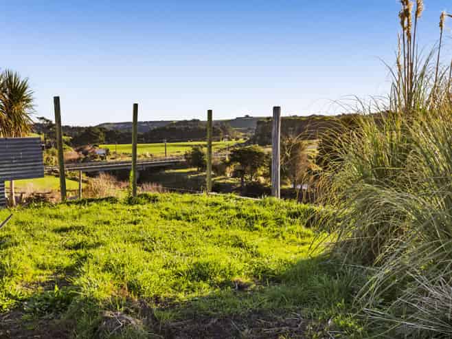 54 Livingston Road, Tokaora