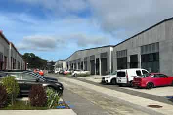 Affordable Multi Use Unit - Glass Frontage