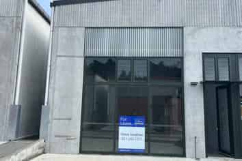 Affordable Multi Use Unit - Glass Frontage