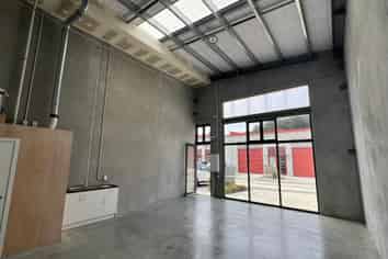 Affordable Multi Use Unit - Glass Frontage