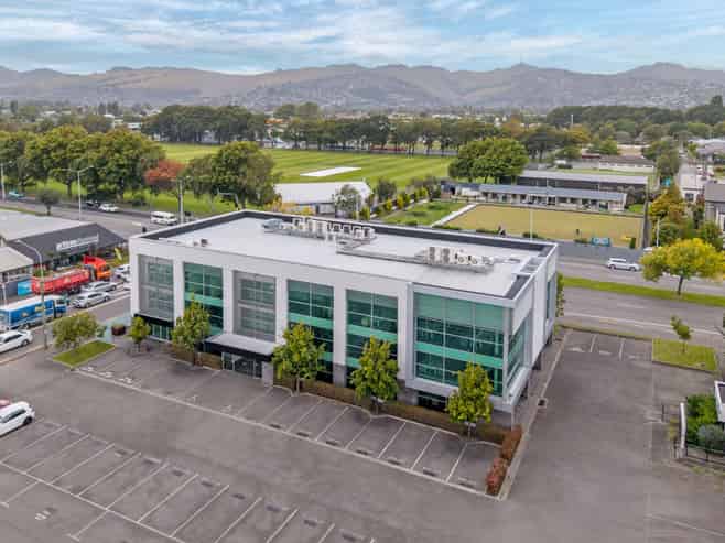 High profile corner office opportunity