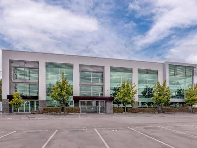 High profile corner office opportunity