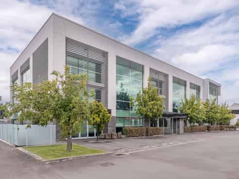 High profile corner office opportunity
