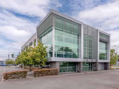 High profile corner office opportunity