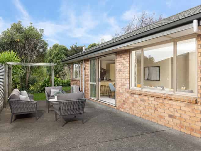 16 Gracefield Street, Wakatu
