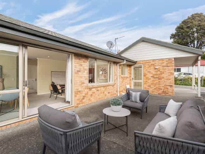 16 Gracefield Street, Wakatu