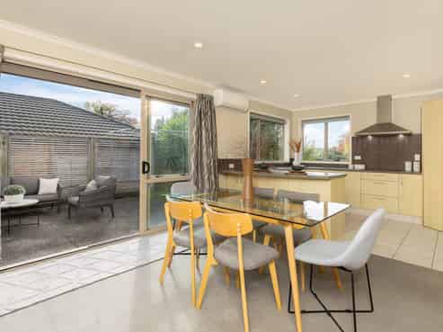 16 Gracefield Street, Wakatu