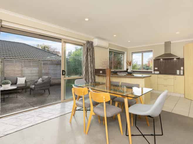 16 Gracefield Street, Wakatu