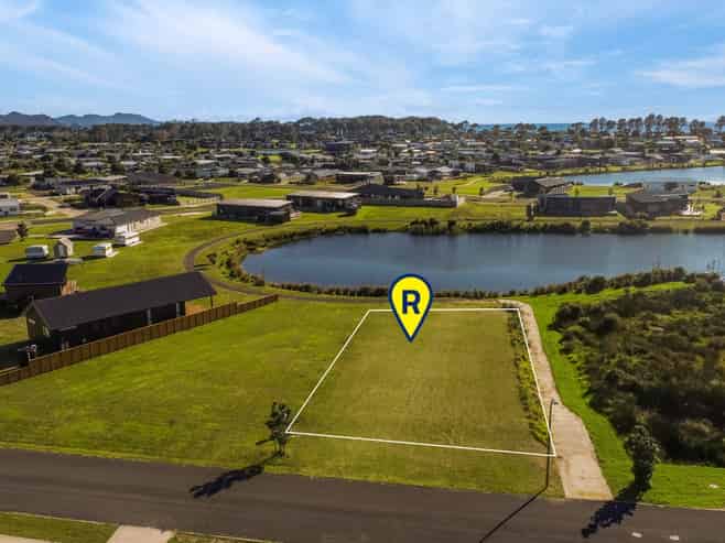 13 Taniwha Place, Matarangi