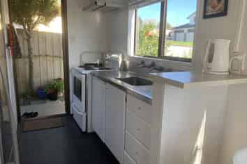 A/8 Mariners Grove, Algies Bay