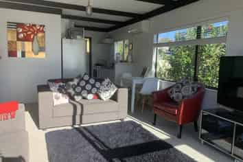 A/8 Mariners Grove, Algies Bay