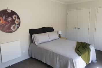 2B/93 Knighton Road, Hillcrest