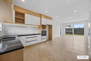 4 Longview Oak Lane, Rosehill