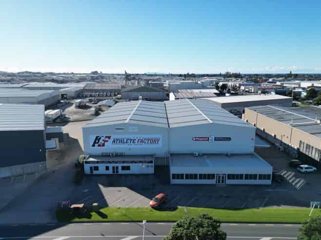 Road-Front Industrial Warehouse 