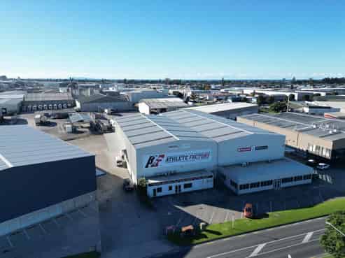 Road-Front Industrial Warehouse