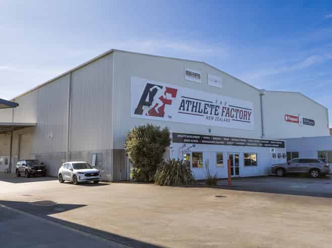 Road-Front Industrial Warehouse 