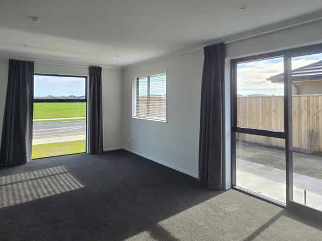10 Hope Drive, Lincoln