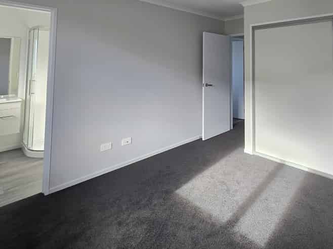 10 Hope Drive, Lincoln