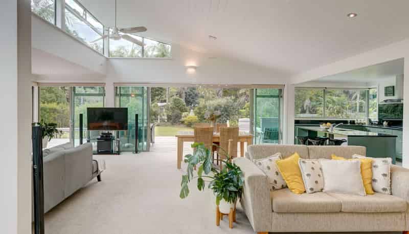 13 Florance Avenue, Russell