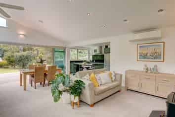 13 Florance Avenue, Russell
