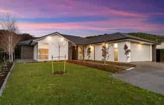 217 Lakes Boulevard, Pyes Pa