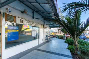 High Profile Birkenhead Retail 