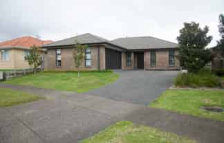 7 Tarn Close, Pyes Pa
