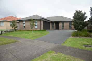 7 Tarn Close, Pyes Pa