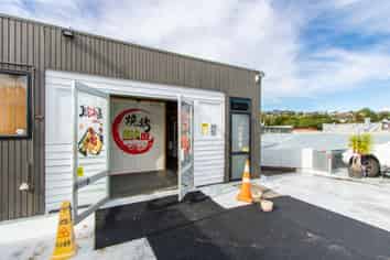 Browns Bay F&B Opportunity