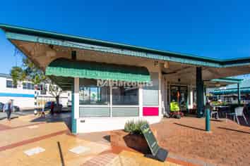Boutique Retail Opportunity - Mairangi Bay 